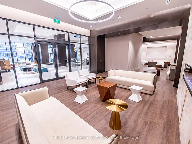 9000 Jane St #Penthouse 119 — Photo 40