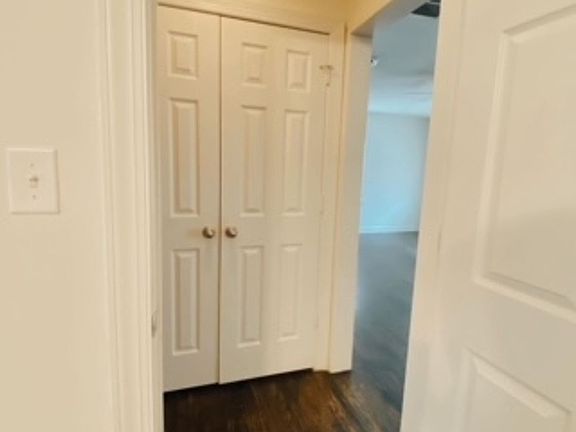 5th image of 510 E 1st St #103