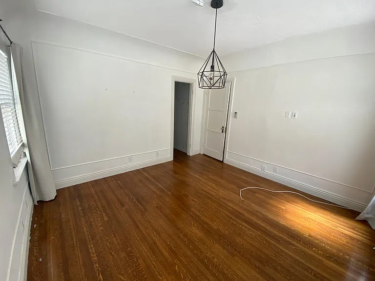 1831 Kelton Ave #1/2 — Photo 15