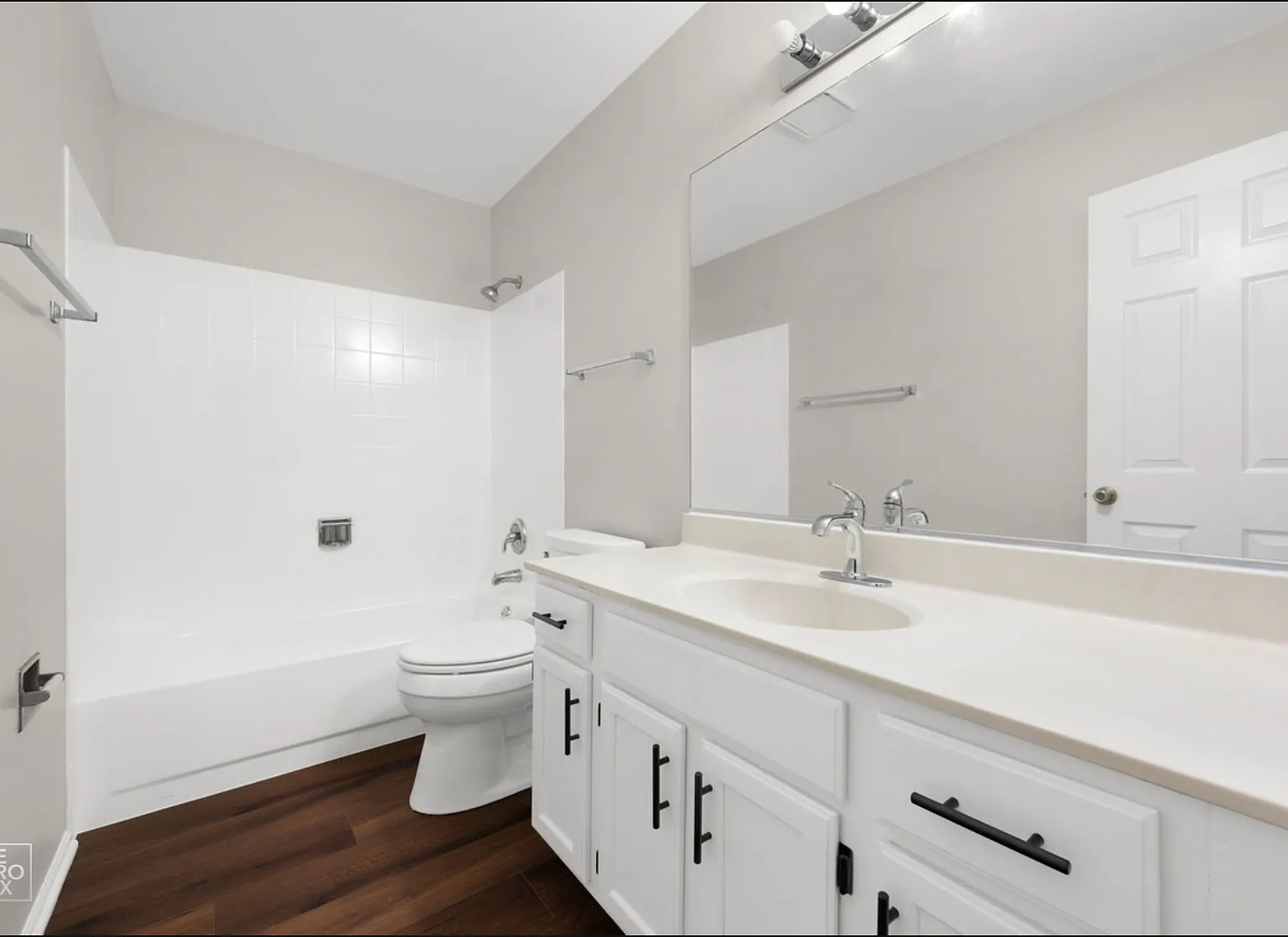 4 bed, 2.5 bath, 2034 sqft, $3,300 — Photo 3