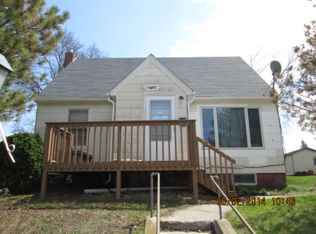 1035 Prospect Ave, Windom, MN 56101