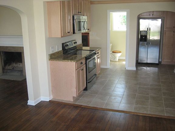 2nd image of 1790 Wright Ave
