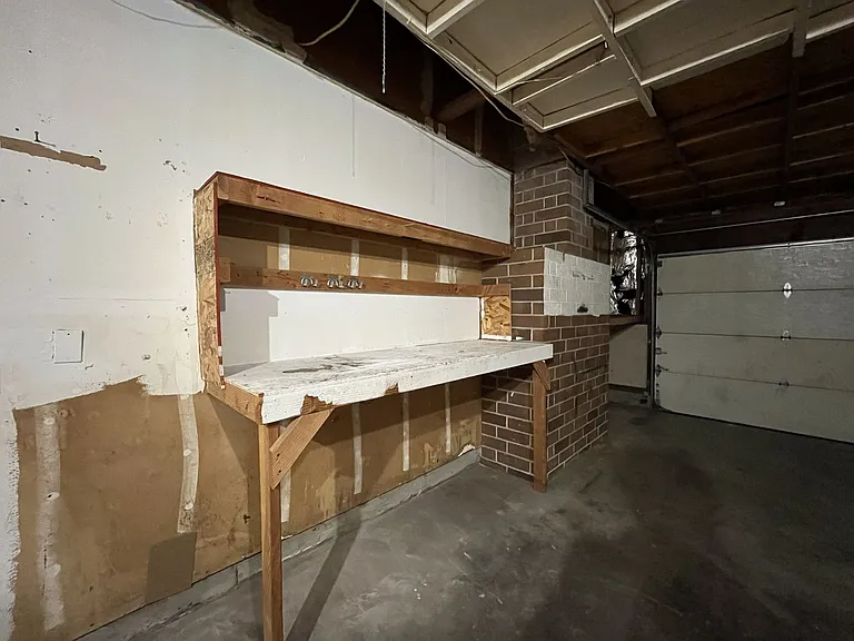 687 SE Barnes Ave — Photo 48