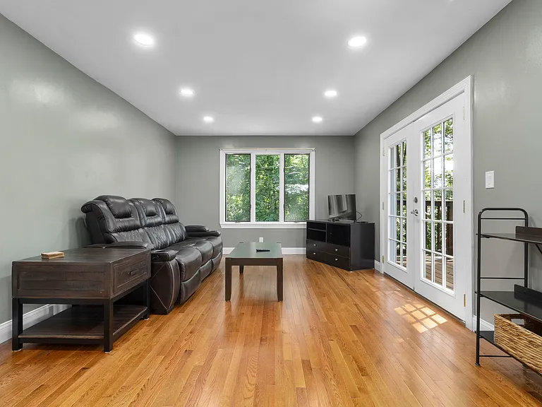 33 Concord Dr — Photo 8