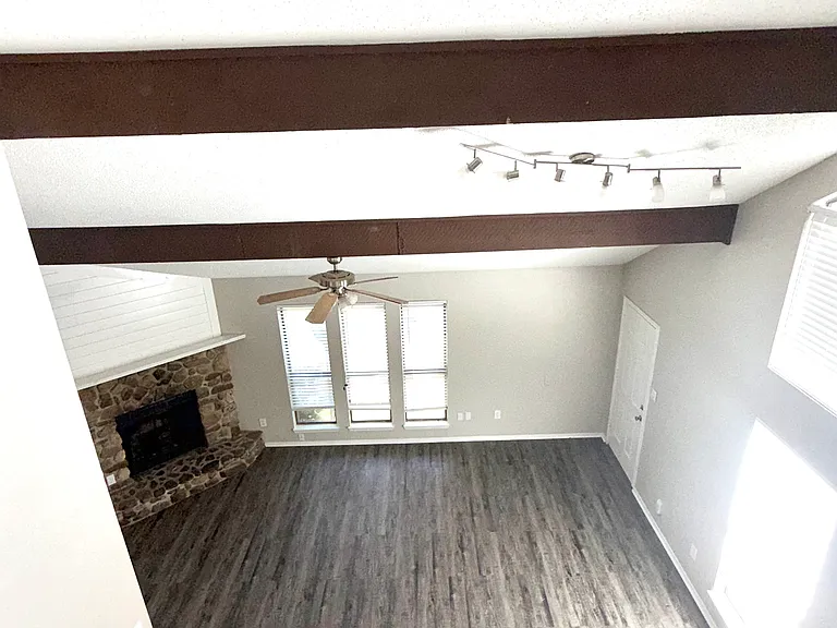 911 Creekside Dr #911 — Photo 15