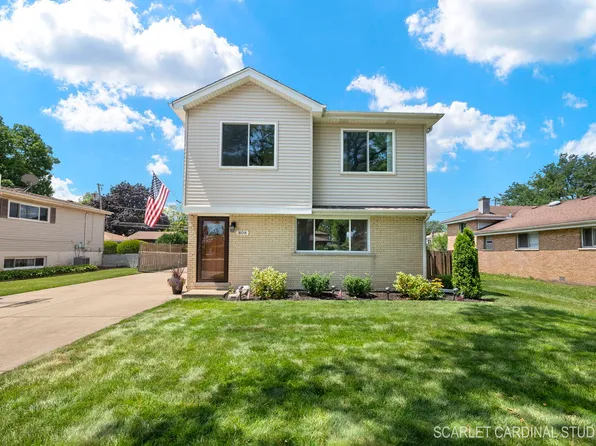 808 N Geneva Ave, Elmhurst, IL 60126
