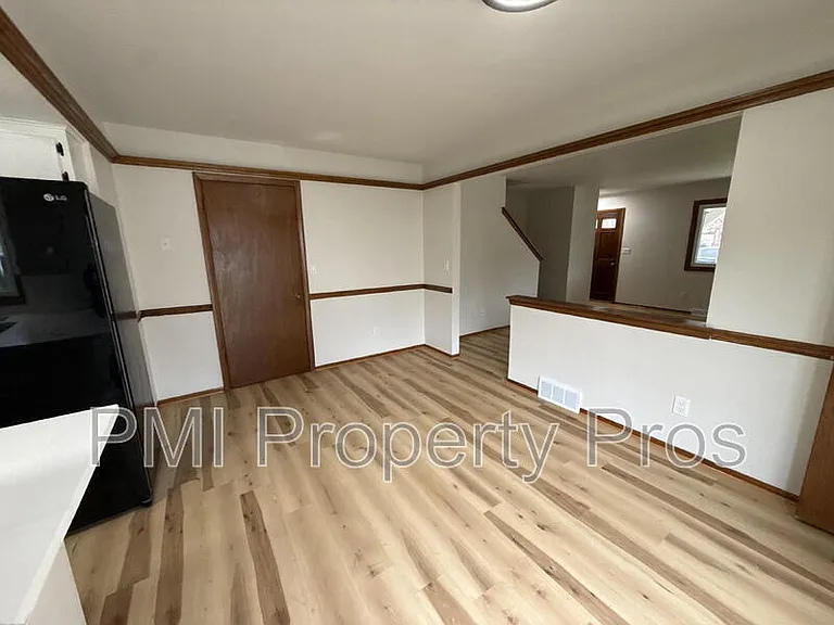 8148 S 88th St — Photo 23
