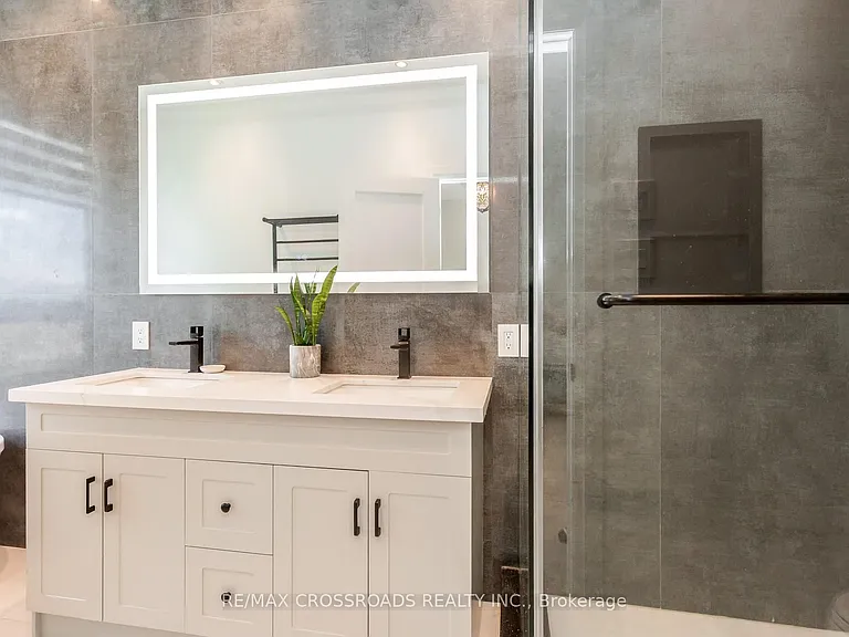 10 Hamstead Ave — Photo 20