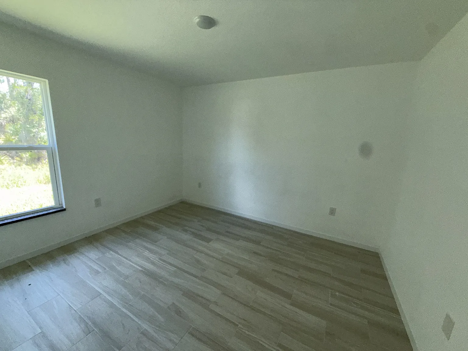 2408 Van Leer Avenue - 1 — Photo 3