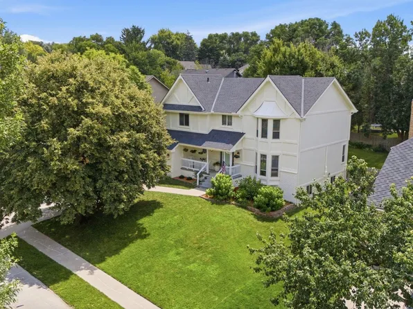 15911 Jackson Dr, Omaha, NE 68118