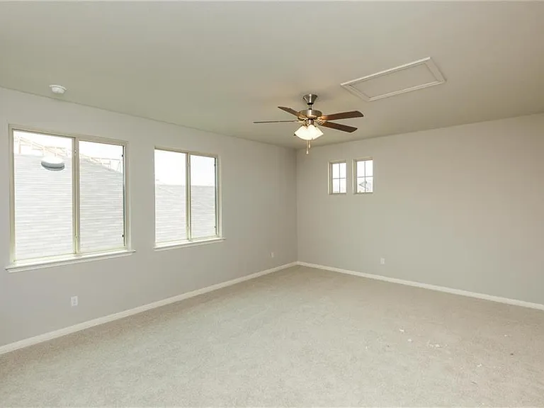 612 Palmilla St — Photo 11
