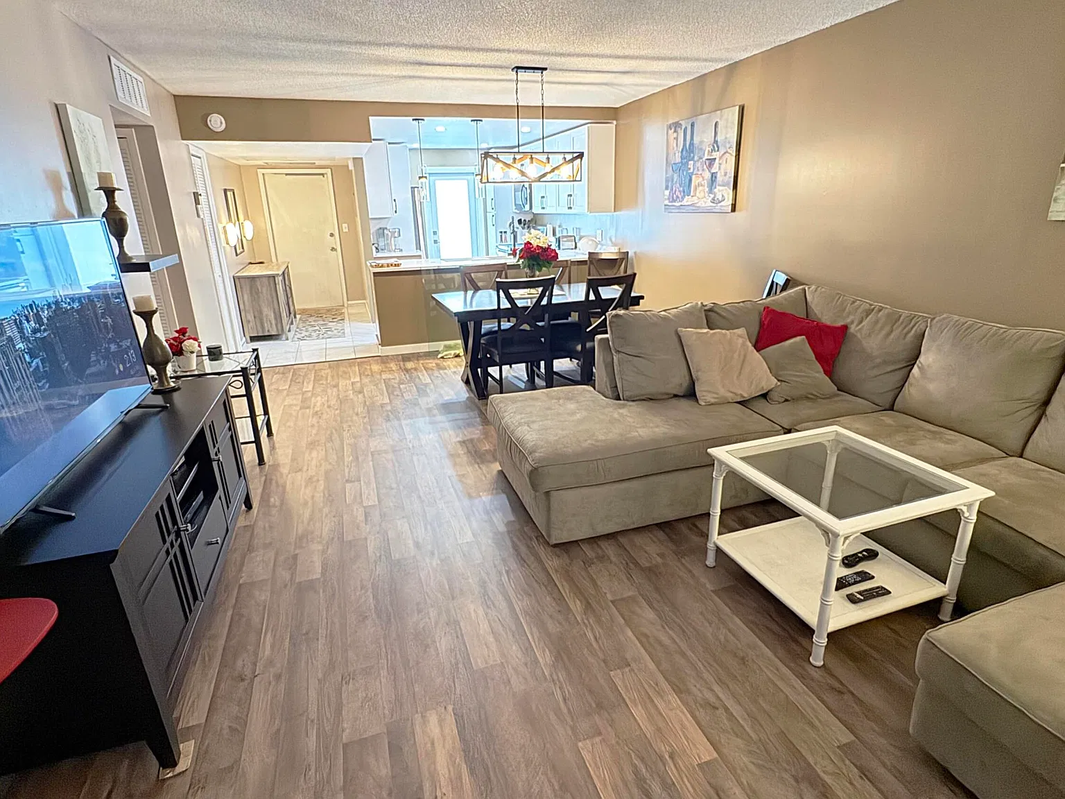 2 bed, 2.0 bath, 1064 sqft, $2,800 — Photo 3
