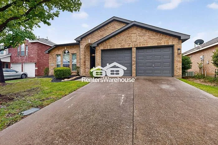 9113 Warren Dr — Photo 3