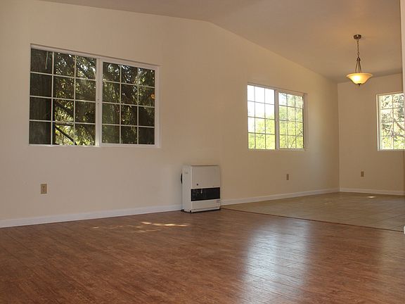 4th image of 4353 Wilder Ave