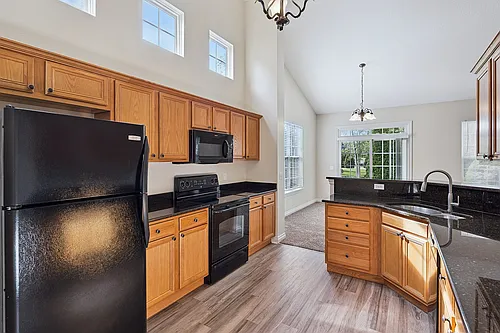 Mallard Pond Apartments & Condos Photo 1