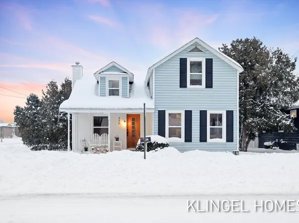 326 South St, Spring Lake, MI 49456