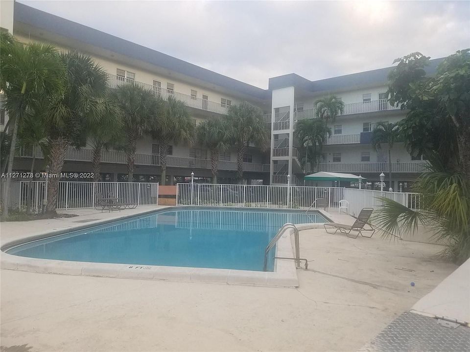 1st image of 16750 NE 10th Ave APT 202