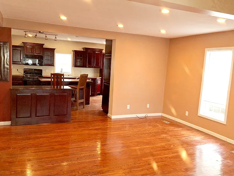 1305 Unity St — Photo 6