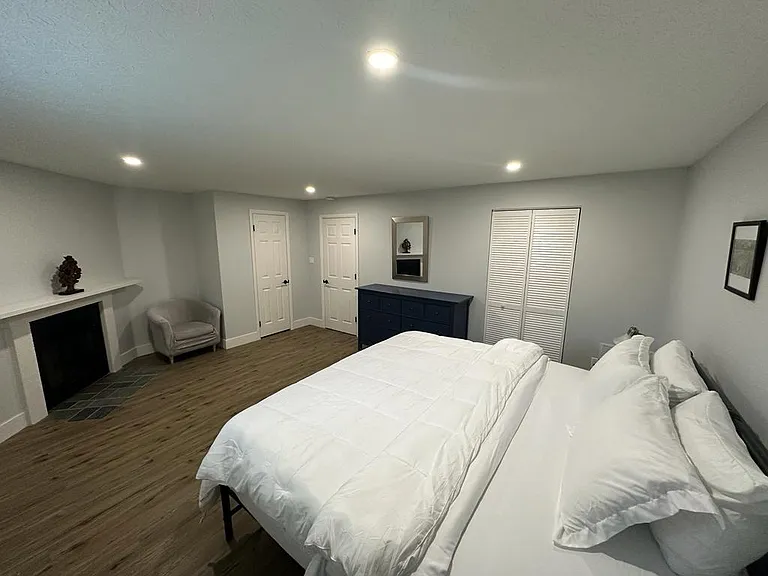 8640 Wilmette Ct — Photo 23