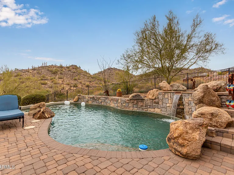 36138 N Summit Dr — Photo 57