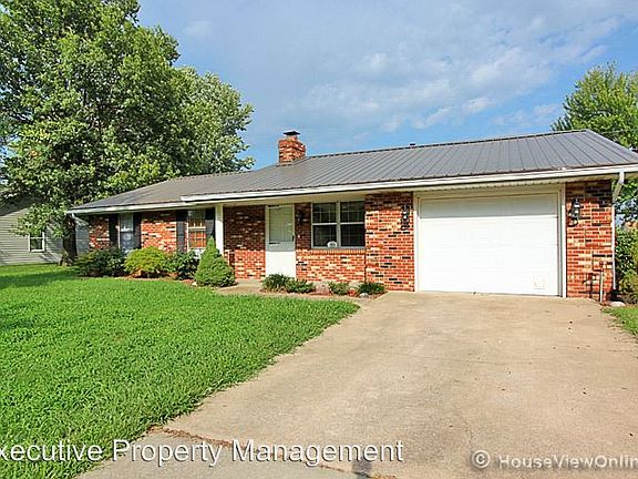 3rd image of 306 Kyle Dr