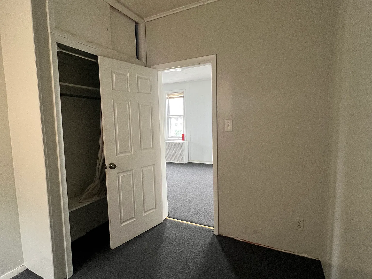 2 bed, 1998 sqft, $2,250 — Photo 4