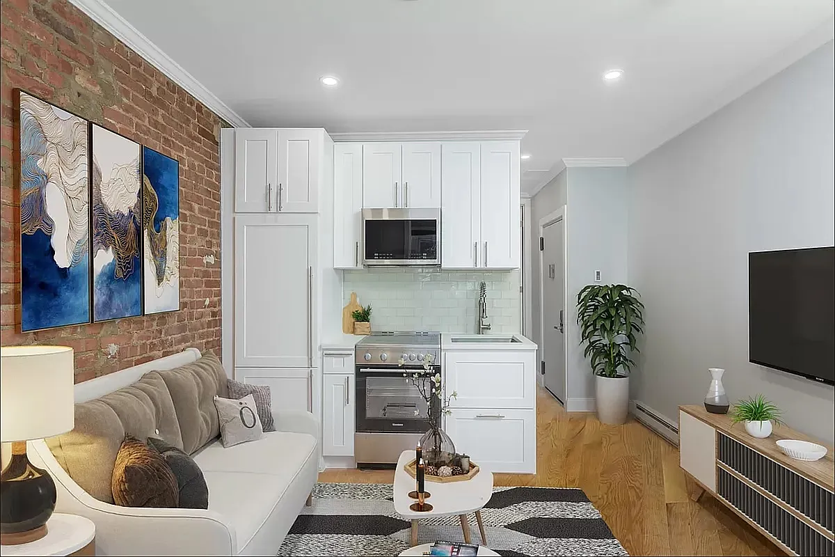 422 East 81st Street — Photo 2