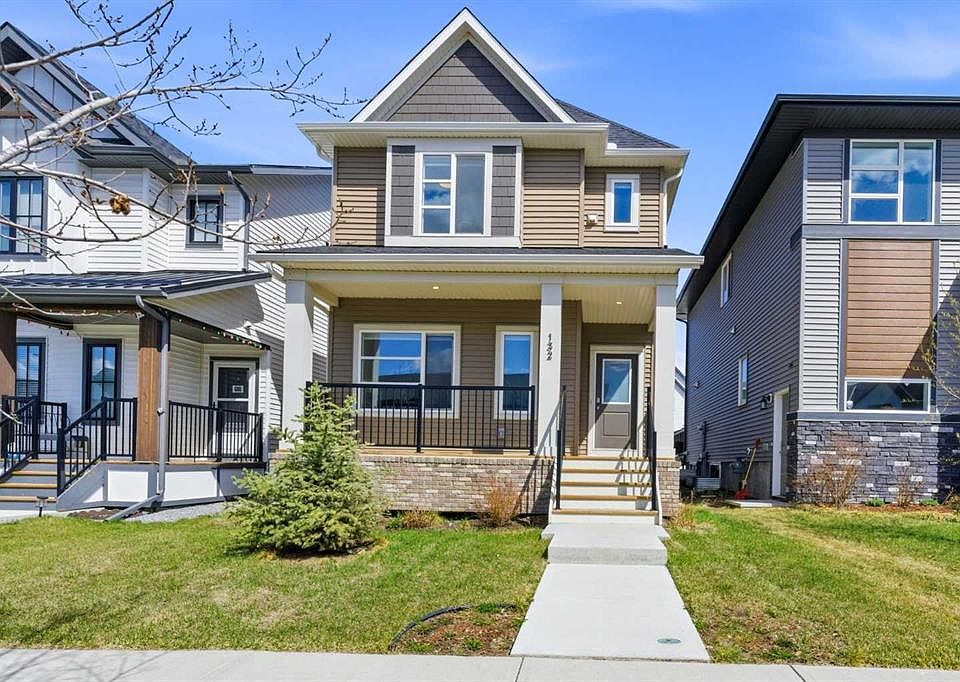 1st image of 132 W Highview Gate SE