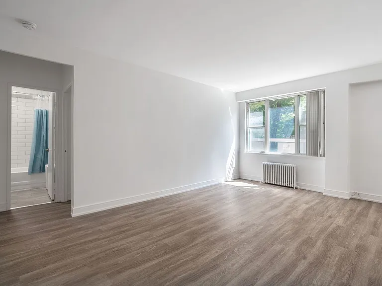 161 Saint George St — Photo 12