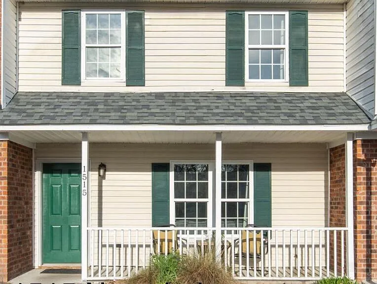 1515 Nantahala Blvd — Photo 1