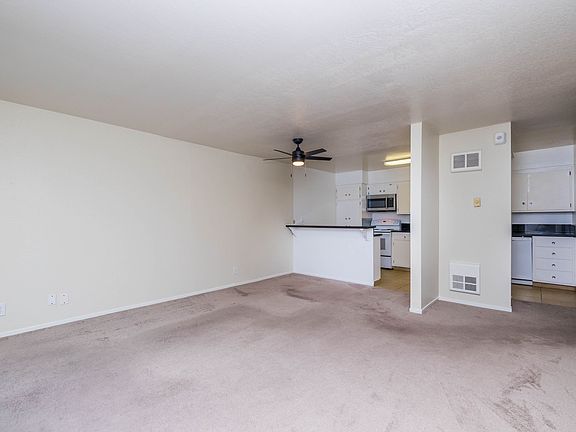 4th image of 888 Vermont St #306