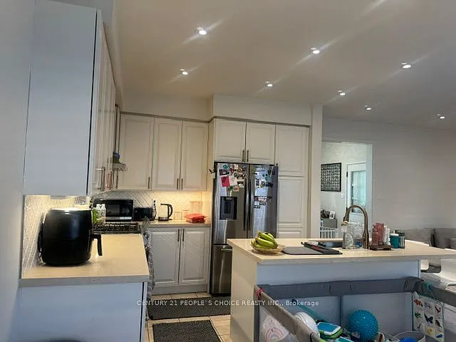 33 Mansbridge Cres — Photo 18