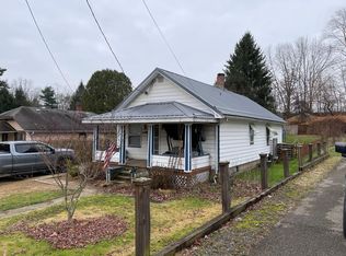 105 Palmer Ave, Franklin, PA 16323