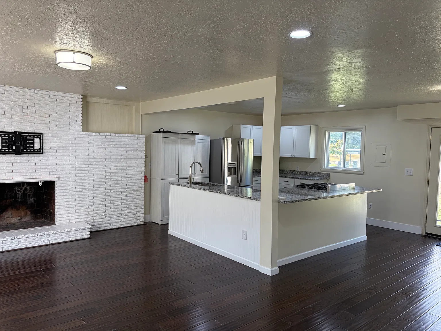 5 bed, 2600 sqft, $2,800 — Photo 4