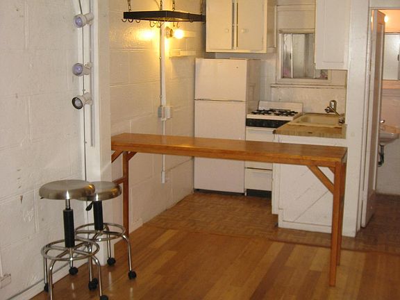 4th image of 2612 Pacific Ave APT C