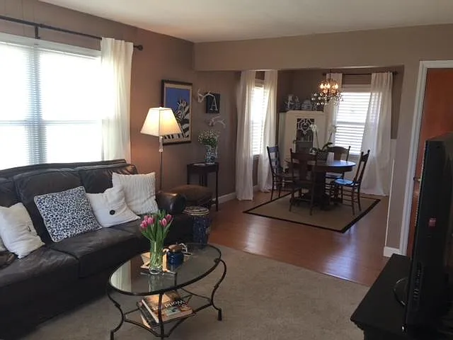 3 bed, 1008 sqft, $1,850 — Photo 2