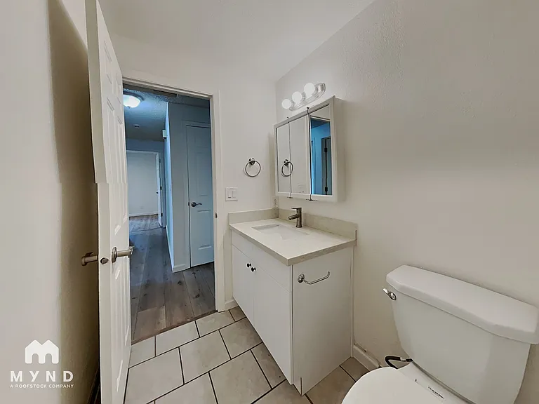 8612 Sw Ctr — Photo 17