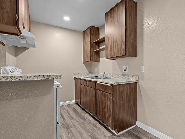 Park Place Apartments — Photo 6