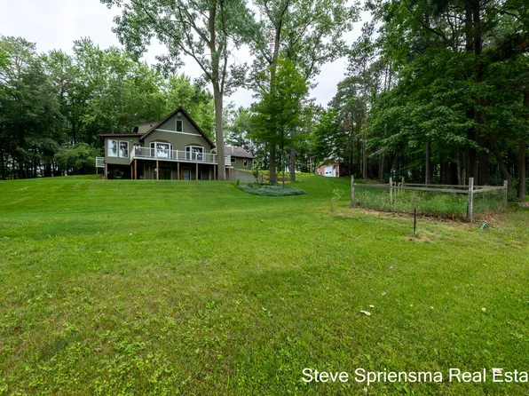 11774 84th Ave, Allendale, MI 49401