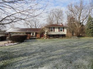 7901 Brainard Woods Dr, Dayton, OH 45458