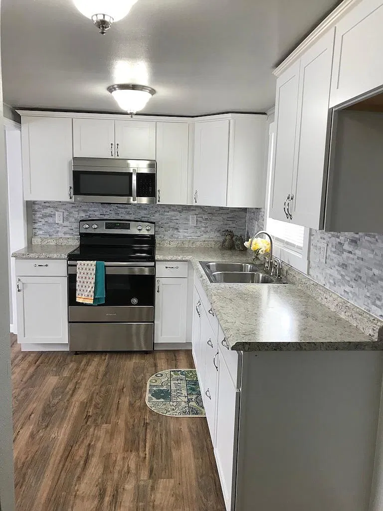 2 bed, 700 sqft, $1,250 — Photo 2