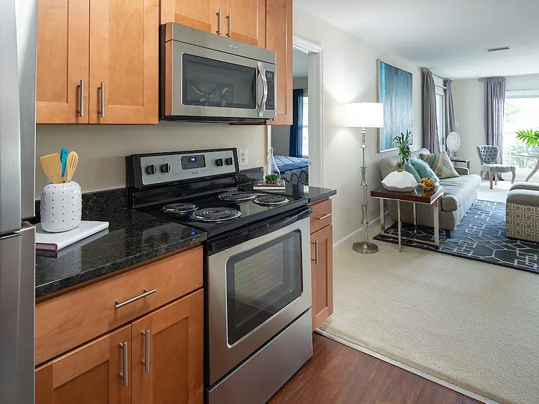Elms Kingstowne — Photo 15
