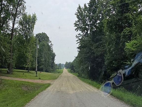 Exterior Neighborhood (street photo)