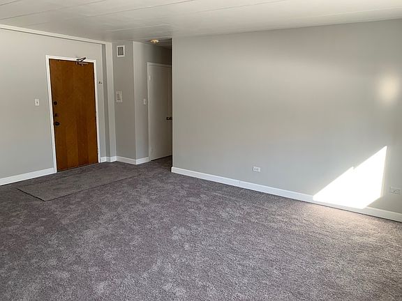 5th image of 6160 N Damen Ave #A108