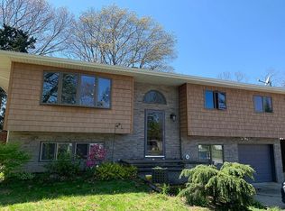 161 Tudor Rd, Centereach, NY 11720