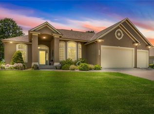 4148 SE Paddock Dr, Lees Summit, MO 64082