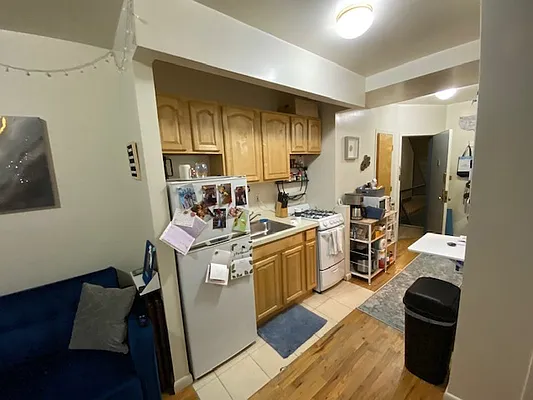 Rented by Mdays Realty | media 30