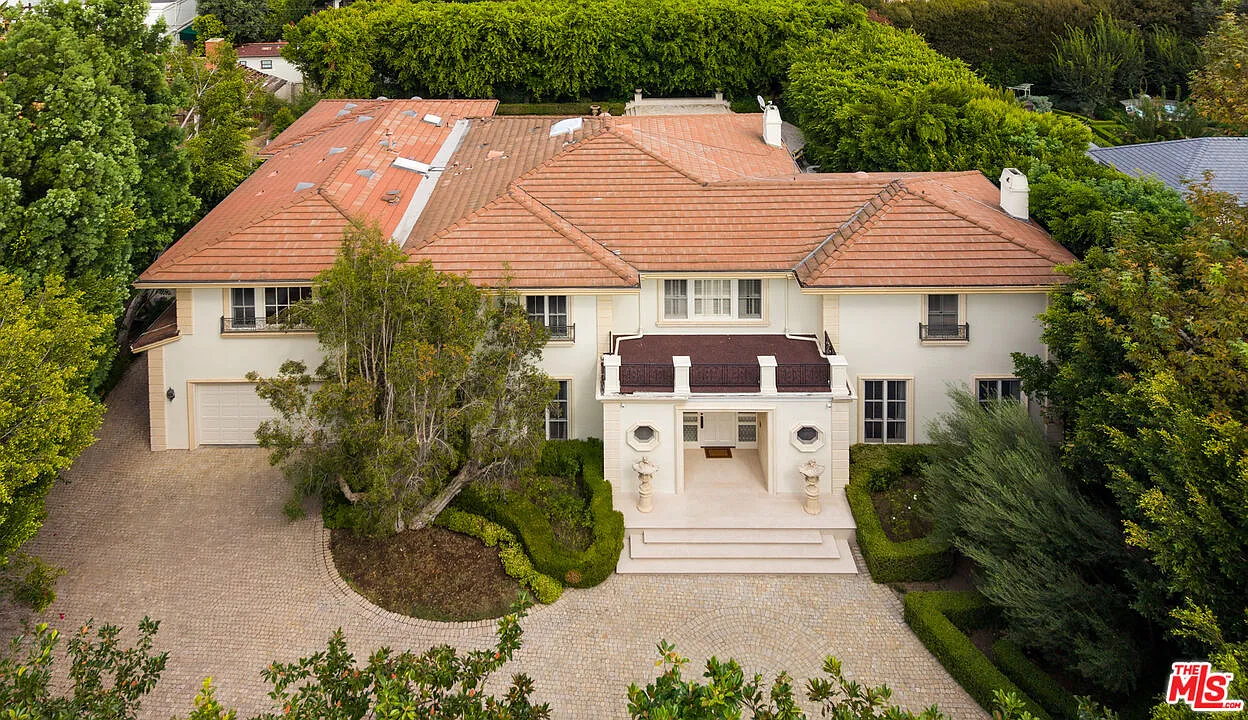 6 bed, 8.0 bath, 6823 sqft, $58,000 — Photo 2
