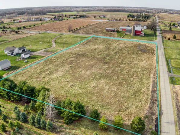 Royce Rd, Webberville, MI 48892