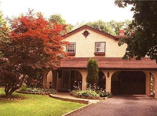 110 Stonehenge Dr, Phillipsburg, NJ 08865